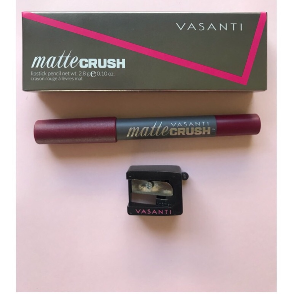VASANTI Matte Crush LipPencil In Berry First Kiss